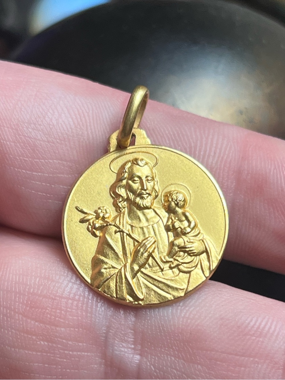 18k gold St. Joseph pendant